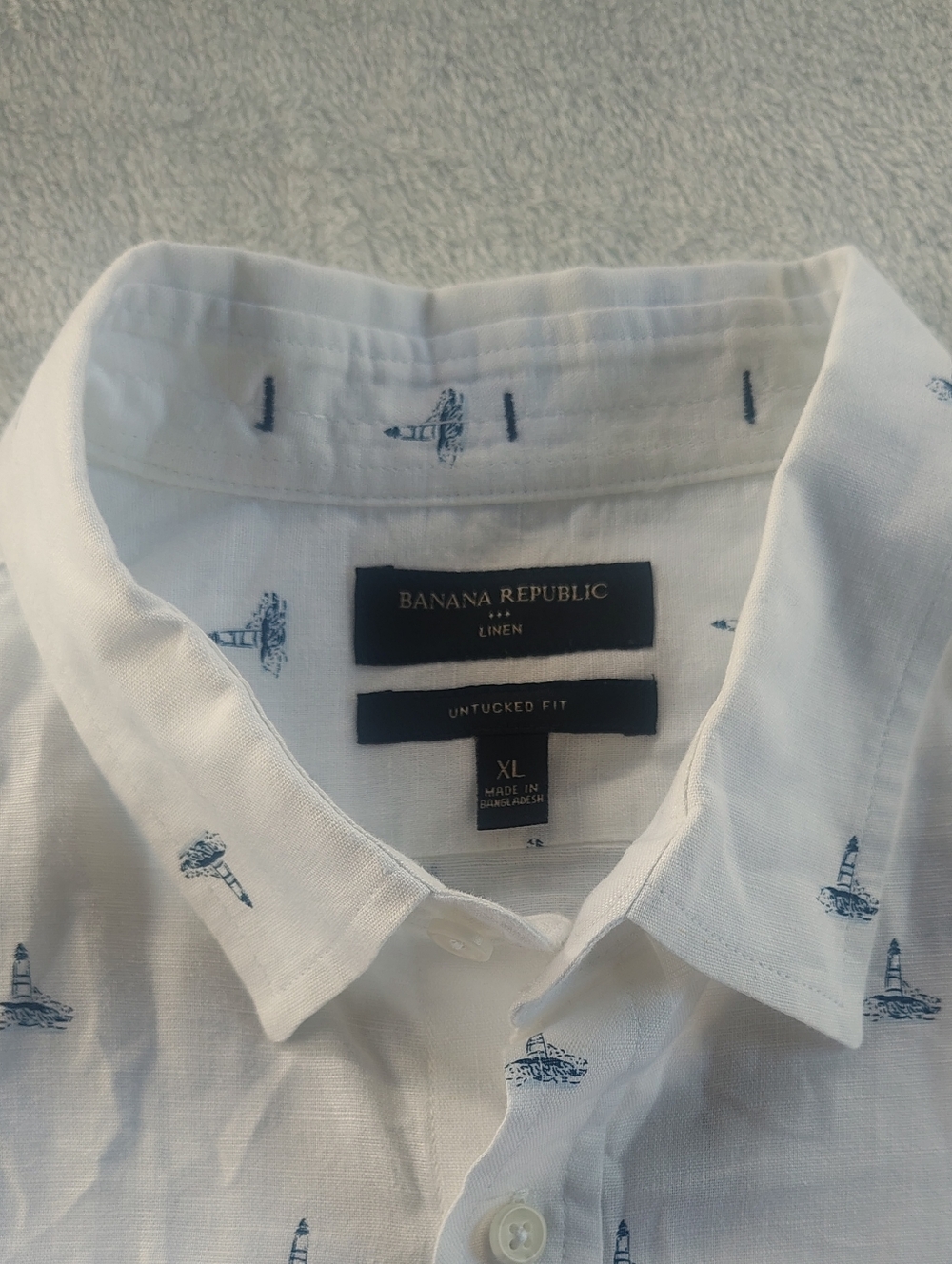 Banana Republic White Linen Short-Sleeve Shirt with Navy Lighthouse Print